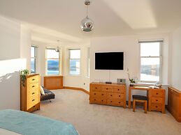 Bryn Mel Manor Straits View