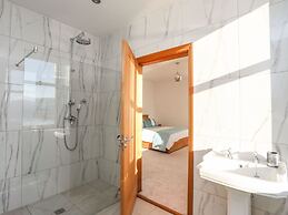 Bryn Mel Manor Straits View