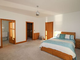 Bryn Mel Manor Straits View