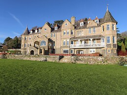 Bryn Mel Manor Straits View