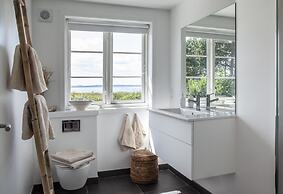 Stunning Ocean View and Private Beach