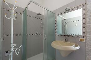 2918 Il Bacio del Sole - Trilocale Matteo by Barbarhouse