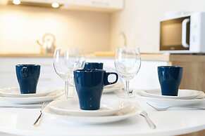 Sara Świętojańska Apartments by Renters