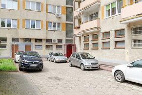 Sara Świętojańska Apartments by Renters