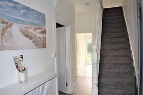 Cosy, Modern House Nearby Seafront - Southend