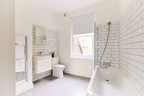 The Fulham Escape - Alluring 5BDR Flat
