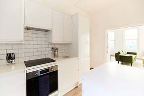 The Fulham Escape - Alluring 5BDR Flat