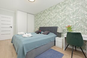 Dziwnów Spadochroniarzy by Renters