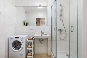 Dziwnów Spadochroniarzy by Renters