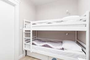 Dziwnów Spadochroniarzy by Renters