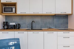 Dziwnów Spadochroniarzy by Renters