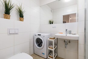 Dziwnów Spadochroniarzy by Renters