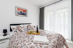 Dziwnów Spadochroniarzy by Renters