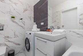 Dziwnów Spadochroniarzy by Renters