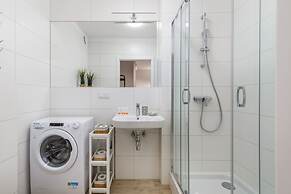 Dziwnów Spadochroniarzy by Renters