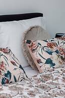 Dziwnów Spadochroniarzy by Renters