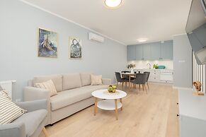 Dziwnów Spadochroniarzy by Renters