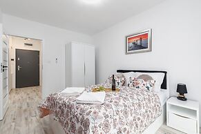 Dziwnów Spadochroniarzy by Renters