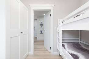 Dziwnów Spadochroniarzy by Renters