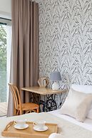 Dziwnów Spadochroniarzy by Renters