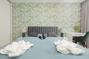 Dziwnów Spadochroniarzy by Renters