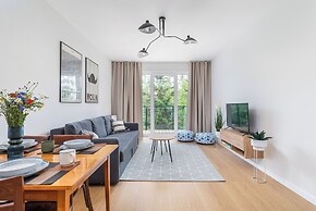 Dziwnów Spadochroniarzy by Renters