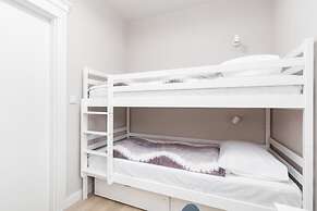 Dziwnów Spadochroniarzy by Renters