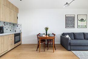 Dziwnów Spadochroniarzy by Renters