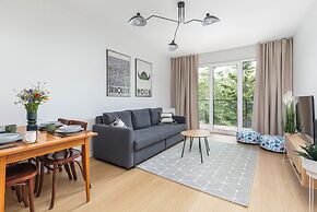 Dziwnów Spadochroniarzy by Renters