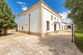 1966 Villa Medici Alla Macchia by Perle di Puglia