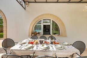 1966 Villa Medici Alla Macchia by Perle di Puglia