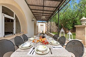 1966 Villa Medici Alla Macchia by Perle di Puglia