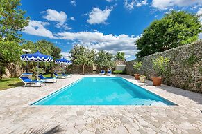 1966 Villa Medici Alla Macchia by Perle di Puglia