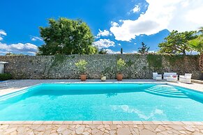 1966 Villa Medici Alla Macchia by Perle di Puglia