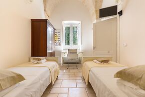 1966 Villa Medici Alla Macchia by Perle di Puglia