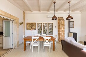 1966 Villa Medici Alla Macchia by Perle di Puglia