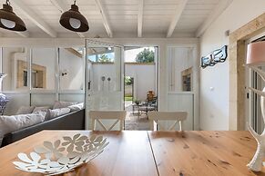 1966 Villa Medici Alla Macchia by Perle di Puglia