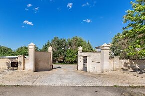 1966 Villa Medici Alla Macchia by Perle di Puglia