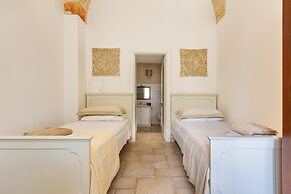 1966 Villa Medici Alla Macchia by Perle di Puglia