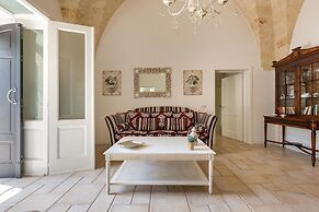 1966 Villa Medici Alla Macchia by Perle di Puglia