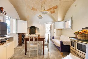 1966 Villa Medici Alla Macchia by Perle di Puglia