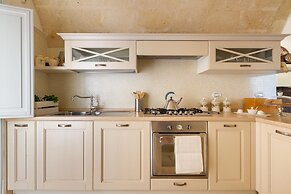 1966 Villa Medici Alla Macchia by Perle di Puglia