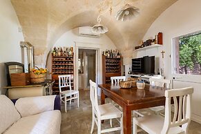 1966 Villa Medici Alla Macchia by Perle di Puglia