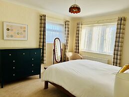 Bungalow by the Beach, Sleeps 6, Snowdonia, Wales