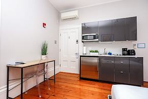 Maverick Suites at 40 Temple St