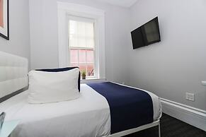 Maverick Suites at 40 Temple St