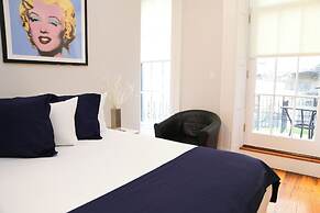 Maverick Suites at 40 Temple St