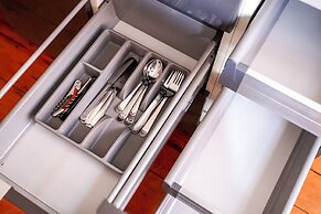 Maverick Suites at 40 Temple St