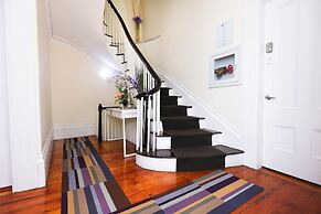 Maverick Suites at 40 Temple St