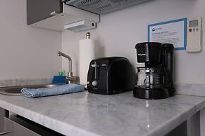 Maverick Suites at 40 Temple St